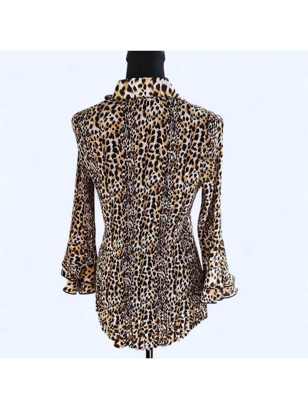 Vintage Y2K leopard print  flared sleeve top size Medium 🤎 - Picture 5 of 6